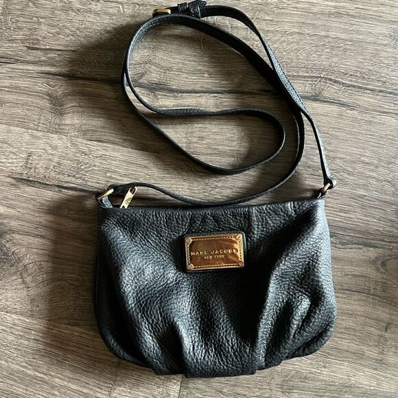 Marc Jacobs New York Crossbody Purse Handbag Black Leather Small Gold Hardware - Picture 2 of 10